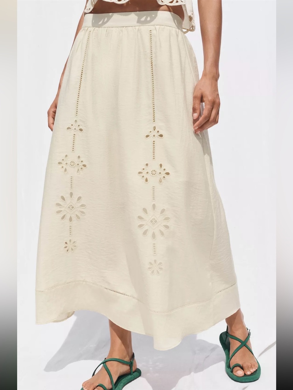 New ZARA Embroidered Eyelet Midi Skirt